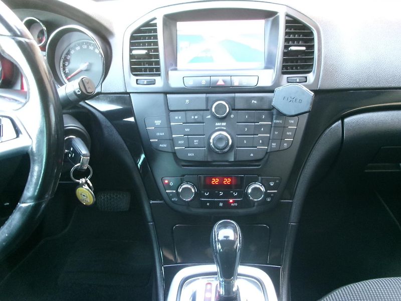 Opel Insignia (2012) 2,0CDTi AC NAVI TEMP AUT - fotka 23 z 28