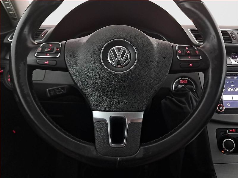 Volkswagen Passat (2011) 2.0 TDI, Navi, Xenony - fotka 15 z 16