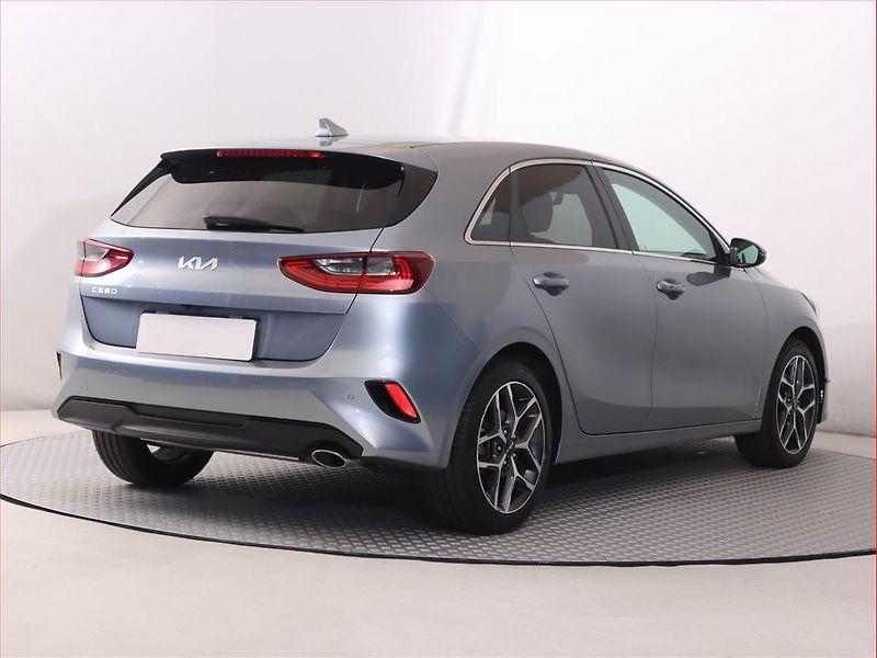 Kia Ceed (2023) 1.5 T-GDI, Serv.kniha, Navi - fotka 5 z 22