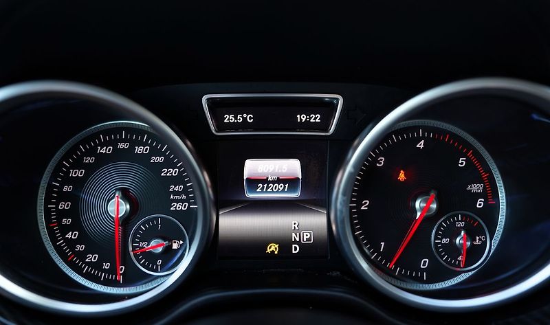 Mercedes-Benz GLE 350d 4Matic AMG/tažné/Harman - fotka 37 z 46