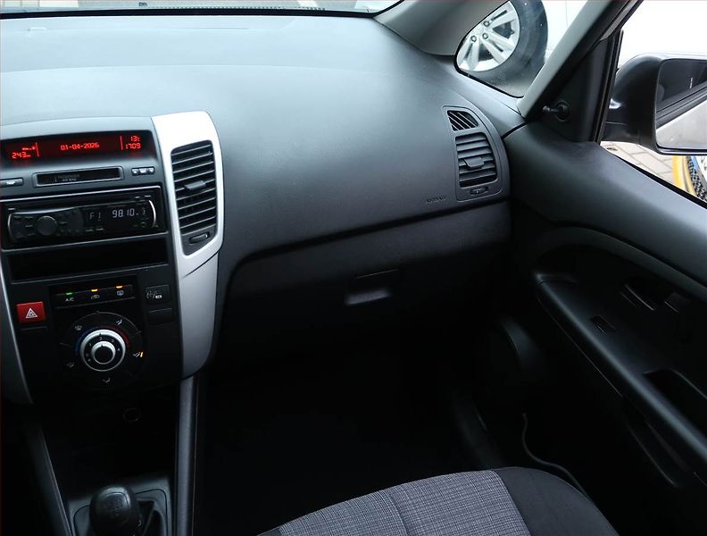 Kia Venga (2010) 1.4 CVVT, Serv.kniha - fotka 8 z 13