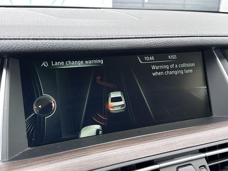 BMW Řada 7 730d  - fotka 17 z 24