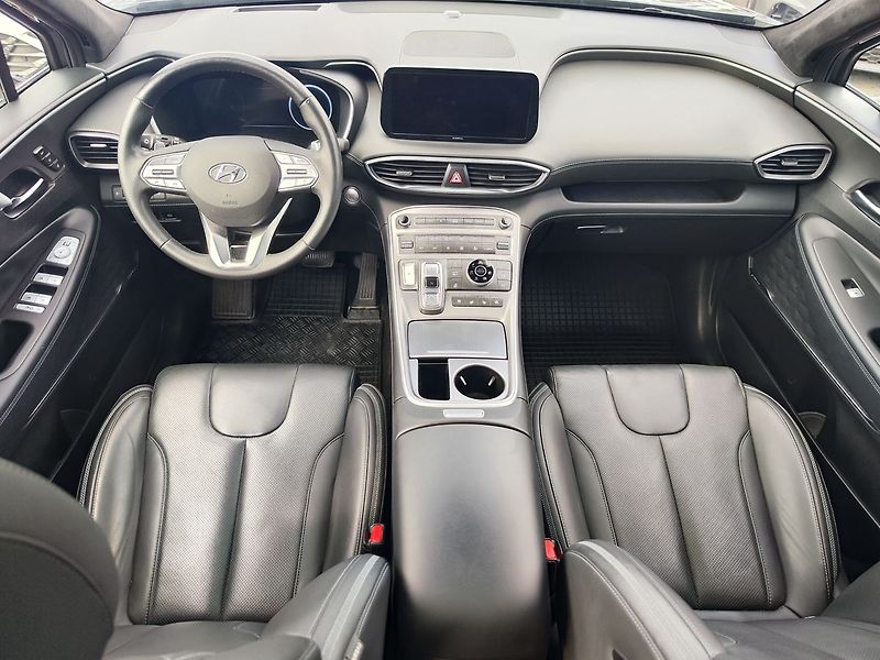 Hyundai Santa Fe 2.2 CRDI/142kW Luxury DCT 4x4 - fotka 18 z 39