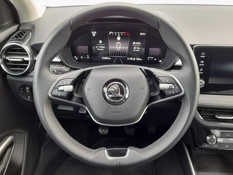Škoda Fabia Top Selection 1.0 TSI 85kW 6MP - fotka 11 z 20