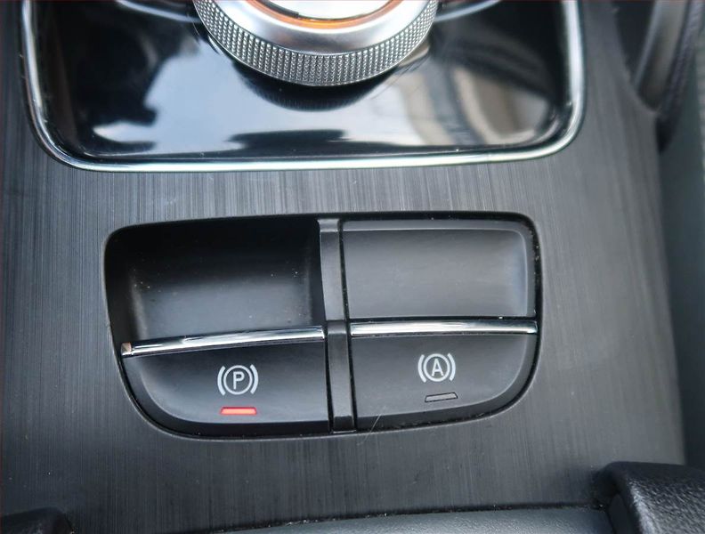 MG ZS (2019) EV 42.5 kWh, SoH 88%, Automat - fotka 20 z 23