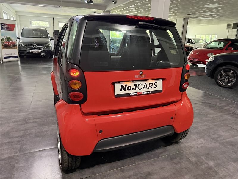 Smart Fortwo 0,6   i PURE ALU TOP STAV - fotka 23 z 29