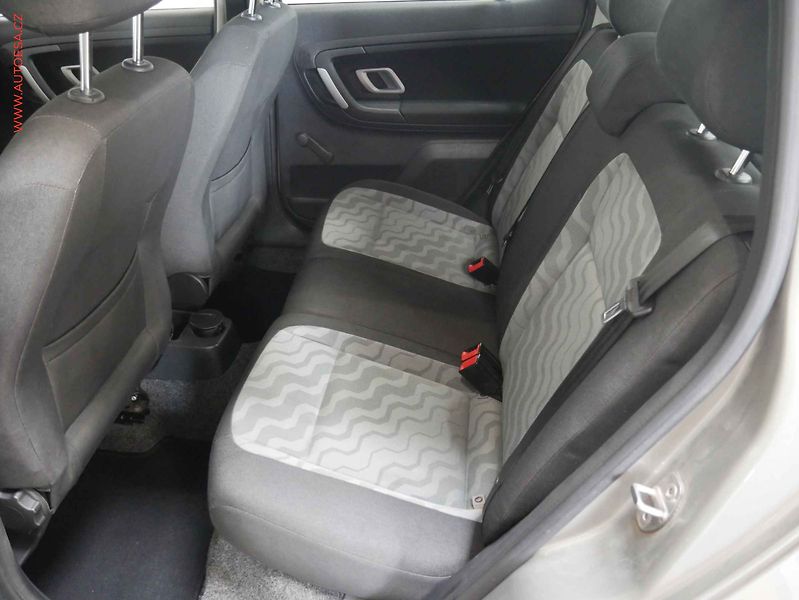 Škoda Fabia (2007) 1.2i, AC, temp, STK8/28 - fotka 10 z 15