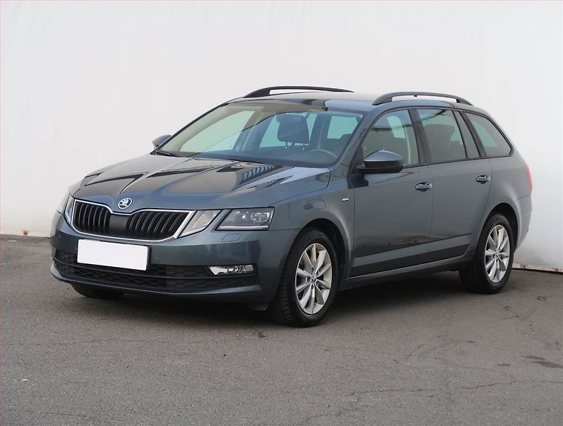Škoda Octavia (2019) Clever 1.5 TSI, Serv.kniha - fotka 2 z 21