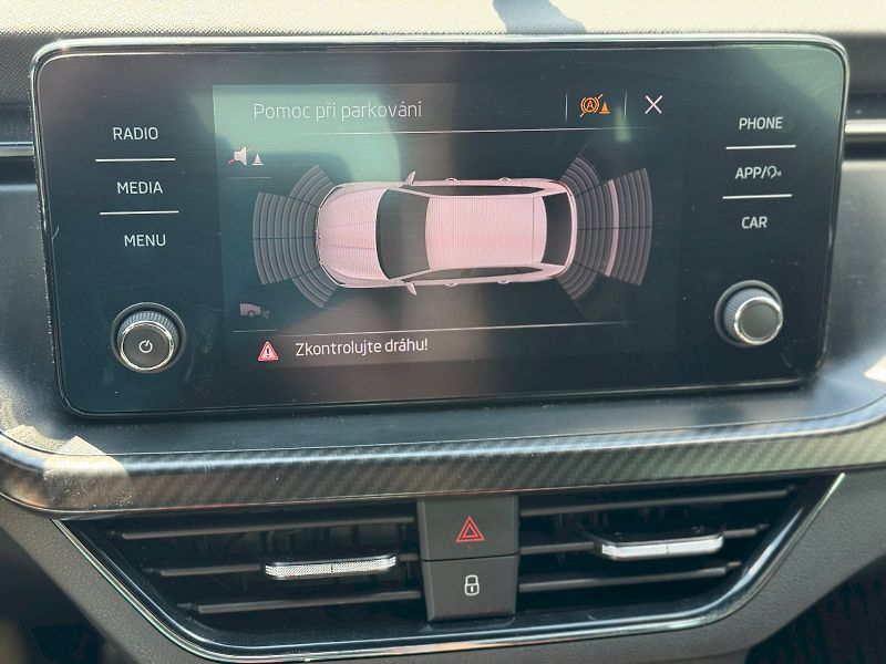 Škoda Scala (2020) Monte Carlo 1.0 TSI 85 kW - fotka 13 z 26