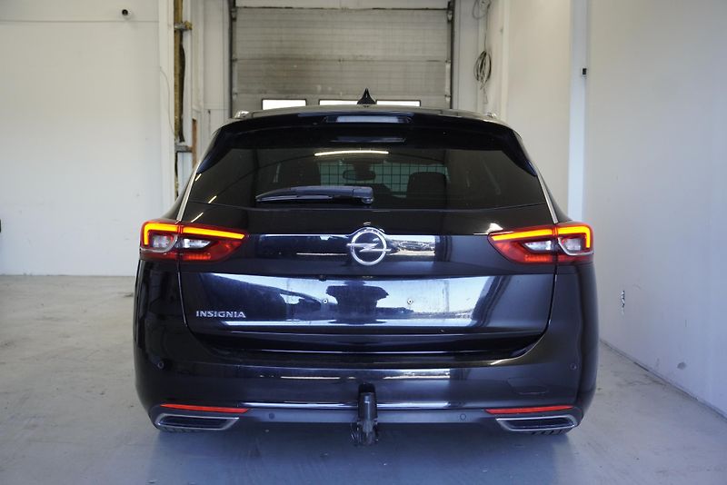 Opel Insignia 2,0T 260PS SPORTS TOURER 4X4 A - fotka 6 z 31