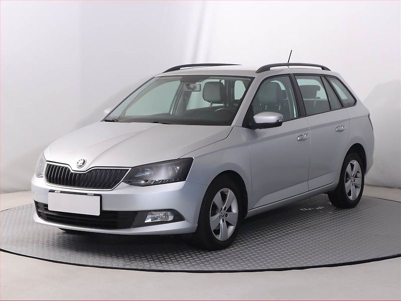 Škoda Fabia (2016) 1.2 TSI, Serv.kniha, Tempomat - fotka 2 z 18
