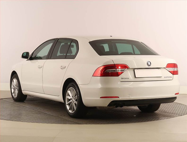 Škoda Superb (2015) Ambition 1.4 TSI, Xenony - fotka 4 z 18