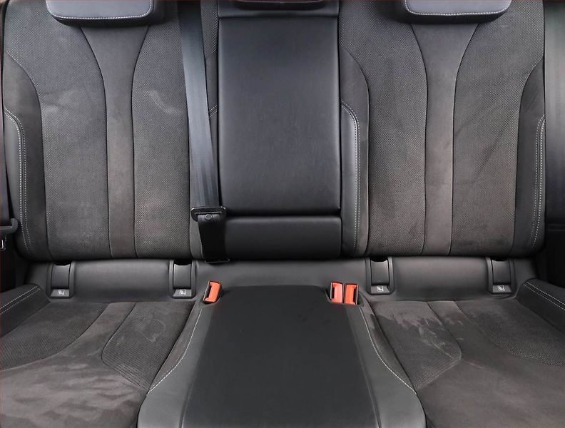 Škoda Enyaq (2023) Sportline iV 60 (62 kWh) - fotka 10 z 31