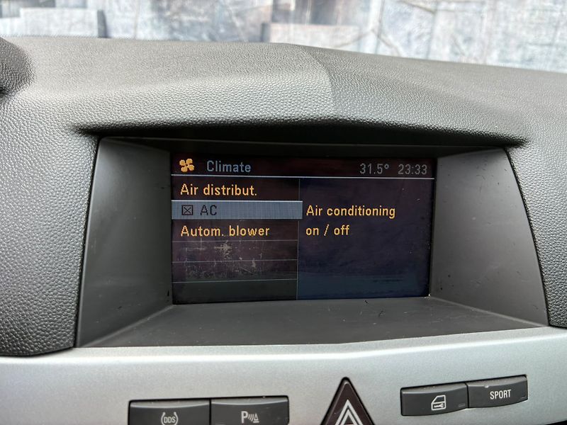 Opel Astra (2008) 1.9 CDTi, 110KW, GTC - fotka 17 z 29