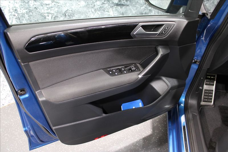 Volkswagen Touran 1,4 TSI Comfortline LED - fotka 6 z 29