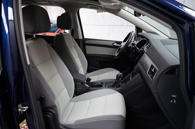 Volkswagen Touran 1.5 TSI TAŽNÉ*7.MÍST*DPH*ČR 1M - fotka 14 z 45