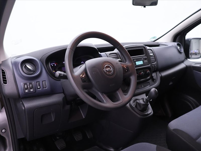 Opel Vivaro 1,6 CDTI 92kW 9-Míst Klima - fotka 18 z 25