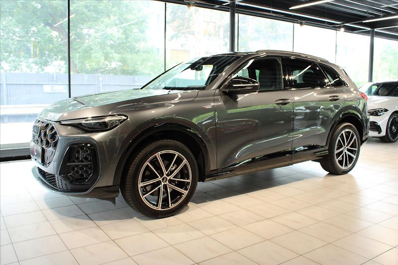 Audi Q5 TFSI quattro 150 kW S Line Tec - fotka 3 z 40