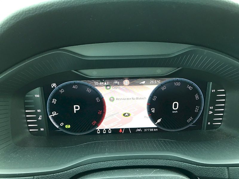 Škoda Karoq (2025) SEL TS 110/1.5 A7F - fotka 17 z 28