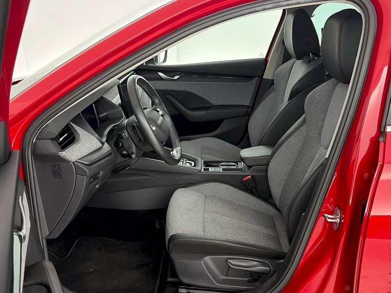 Škoda Octavia (2025) DSG 1.5TSI 110kW Top Selection - fotka 7 z 30