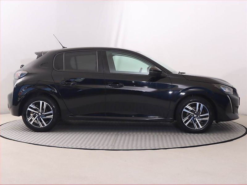 Peugeot 208 (2022) Allure 1.2 PureTech - fotka 6 z 20