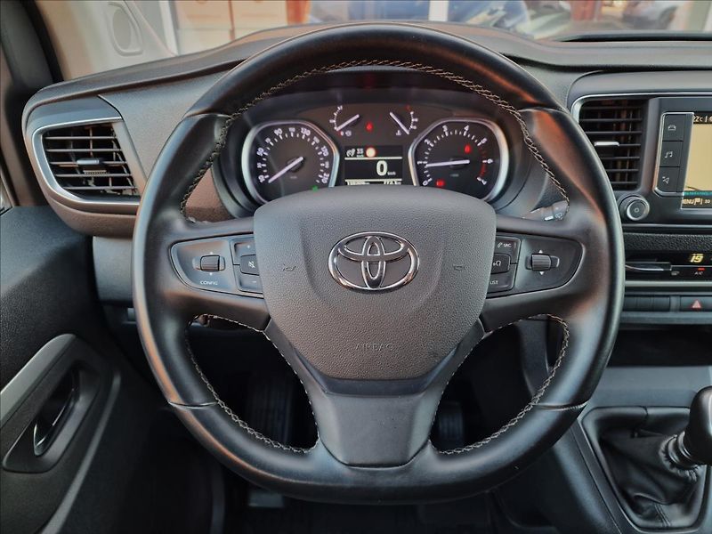 Toyota ProAce Verso 2.0 D-4d 106kw L2 Shuttle, ČR - fotka 24 z 50