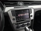 Volkswagen Passat (2016) 2.0 TDI, Automat, Navi - náhled 12