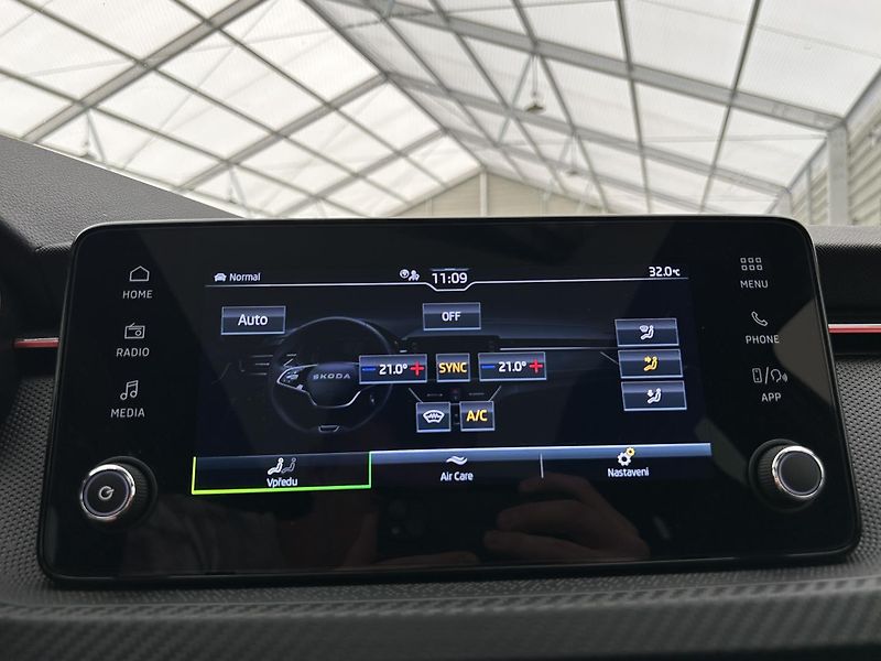 Škoda Kamiq 1.0 TSI Monte Carlo - fotka 9 z 30