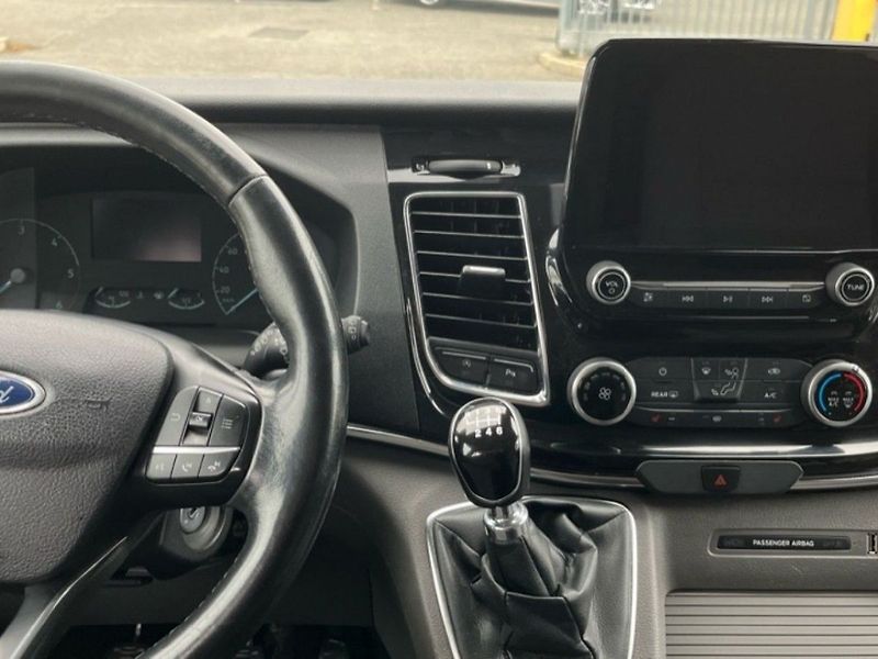 Ford Tourneo Custom 2,0ECOBLUE,96kW,SERVIS,1MAJ,CZ - fotka 9 z 14