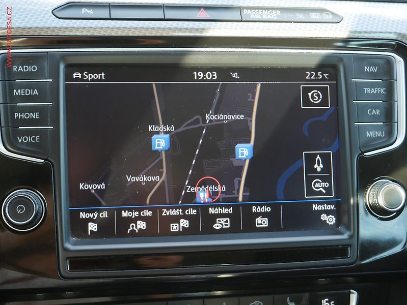 Volkswagen Passat (2016) 2.0 TDi, DSG - fotka 13 z 18