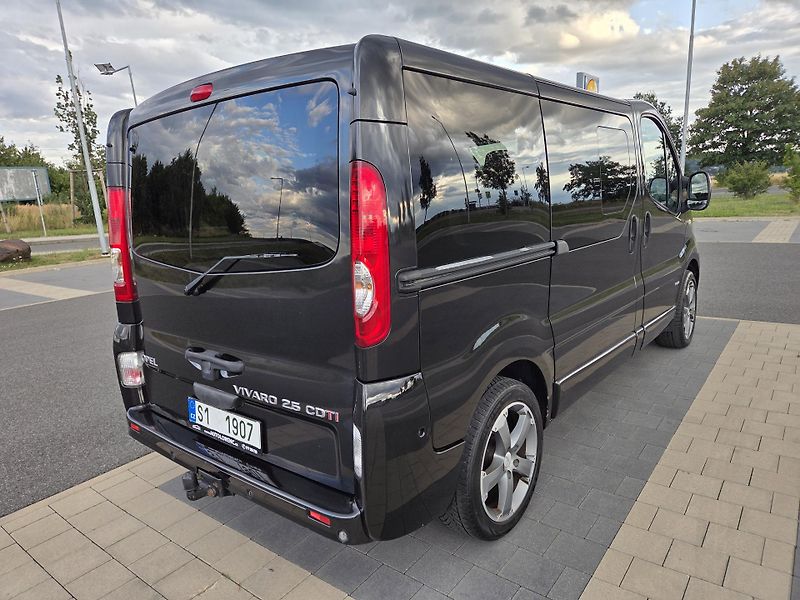 Opel Vivaro (2011) 2.5 CDTI Tour Cosmo - fotka 6 z 35
