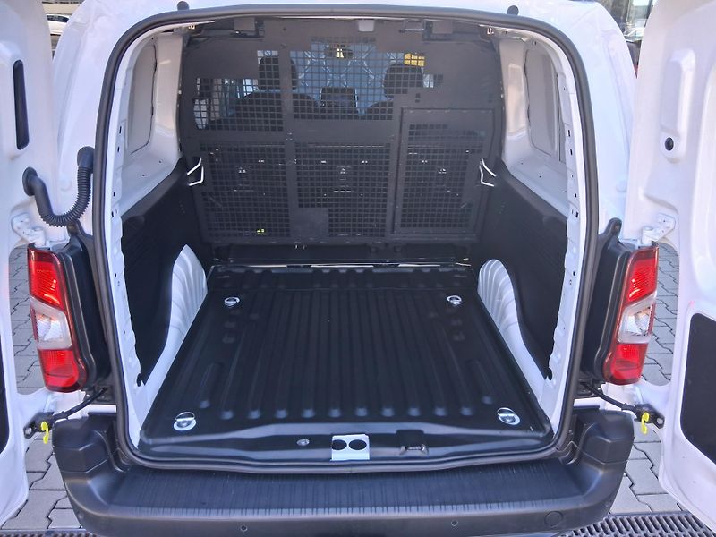 Toyota ProAce City ACTIVE CREWCAB 1.5 D-4D 96kW   - fotka 6 z 21