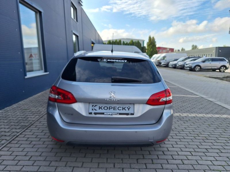 Peugeot 308 (2018) SW ALLURE 1,2PT 130k M6 - fotka 4 z 18