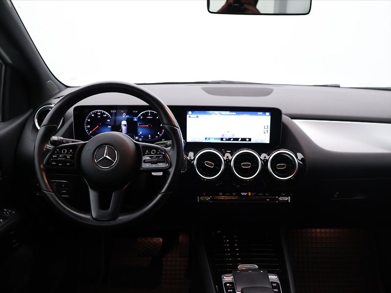 Mercedes-Benz Třídy B 1,5 180d 85kW Aut. Led Navi CZ - fotka 28 z 36