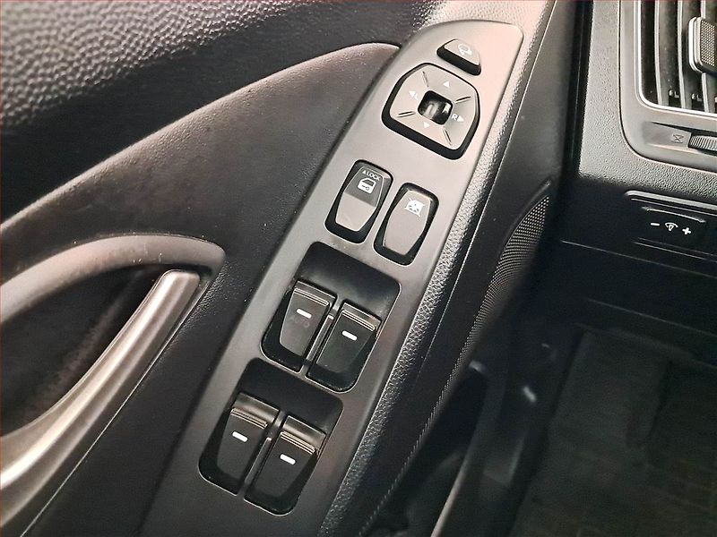 Hyundai ix35 (2011) 2.0 CRDi, 4X4, Tempomat - fotka 18 z 18