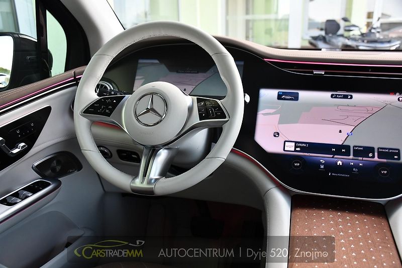 Mercedes-Benz EQE 500 4M VZDUCH MASÁŽE PANOR TAŽ - fotka 26 z 63