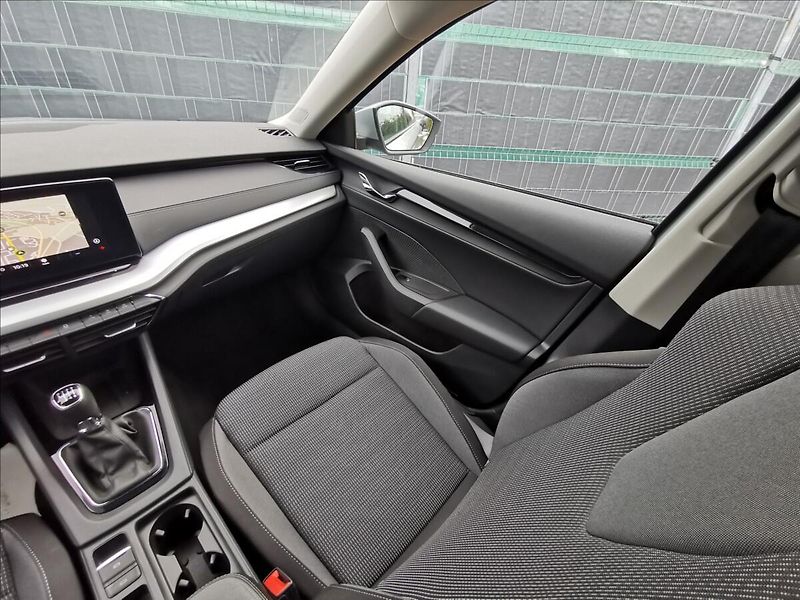 Škoda Octavia IV 2.0 TDI Ambition/Matrix - fotka 10 z 20