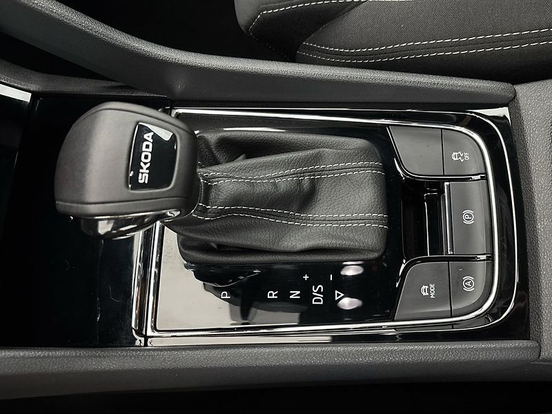 Škoda Karoq SportLine DSG - fotka 20 z 30