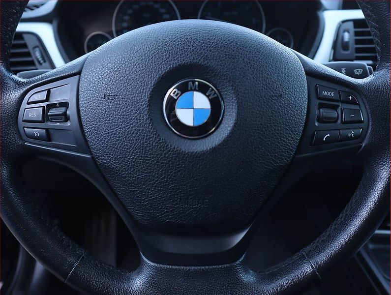 BMW Řada 3 (2013) 318d GT, Automat, Serv.kniha - fotka 23 z 23