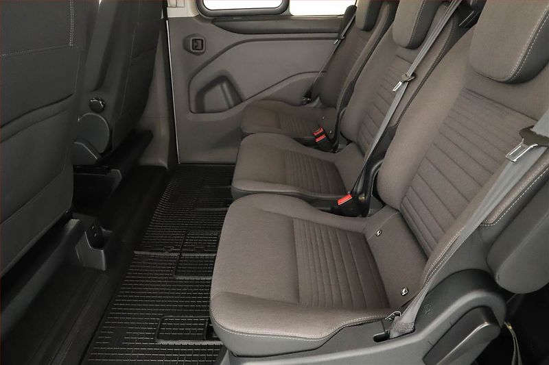 Ford Tourneo Custom (2018) Titanium 2.0 EcoBlue, ČR - fotka 13 z 14