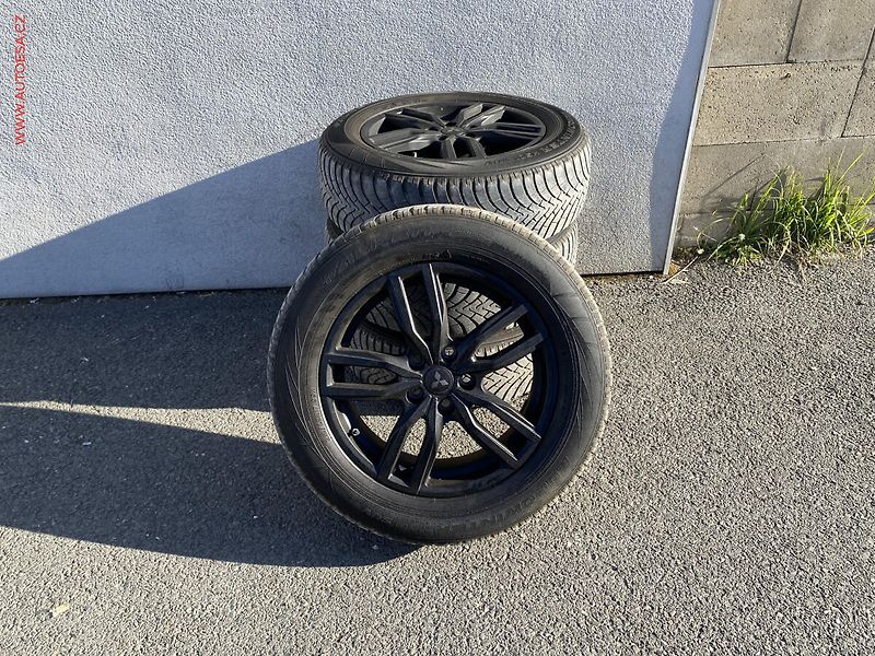Mitsubishi Outlander (2019) 2.0MiVEC, AT, +ALU, navi, TZ - fotka 17 z 17