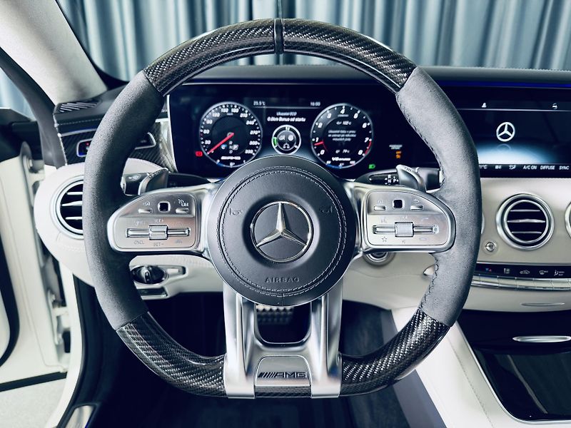 Mercedes-Benz Třídy S (2018) S63 COUPE CARBON EXT+INT MAX V - fotka 21 z 48