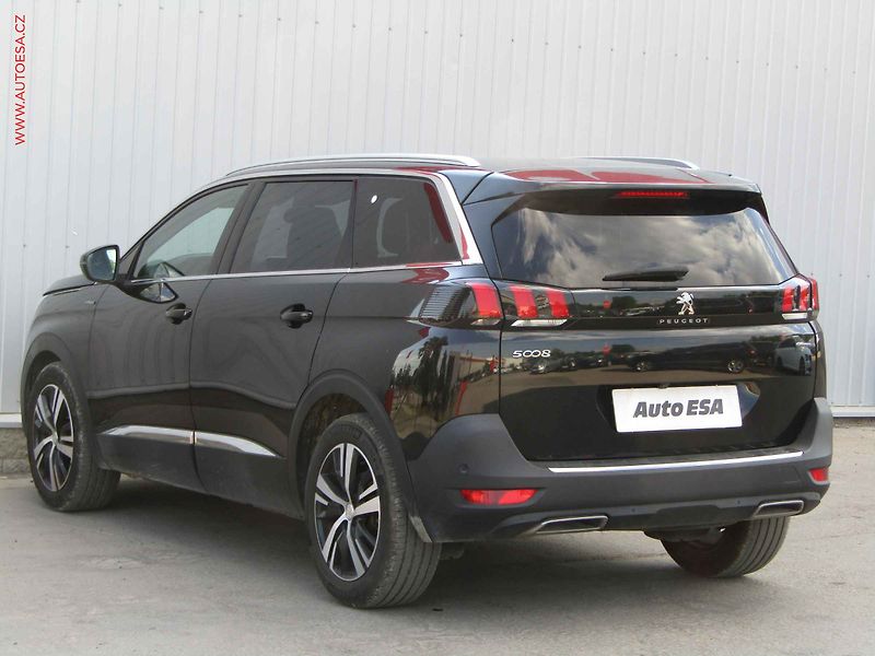 Peugeot 5008 (2019) 1.2 PT, GT Line, LED, navi - fotka 6 z 23