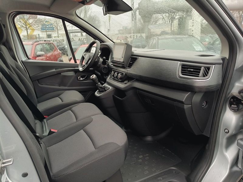 Renault Trafic (2025) L2 Equilibre Blue dCi 150 Comb - fotka 14 z 28