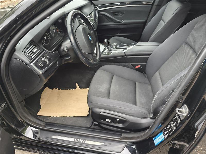 BMW Řada 5 2,0 520D XDRIVE - fotka 6 z 14