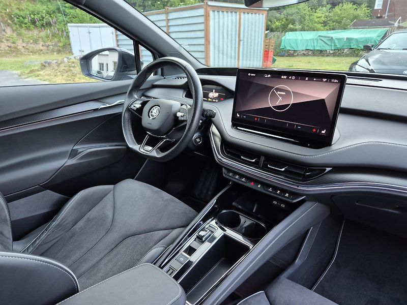 Škoda Enyaq SPORTLINE 195kw, iV80x SOH 92% - fotka 40 z 48