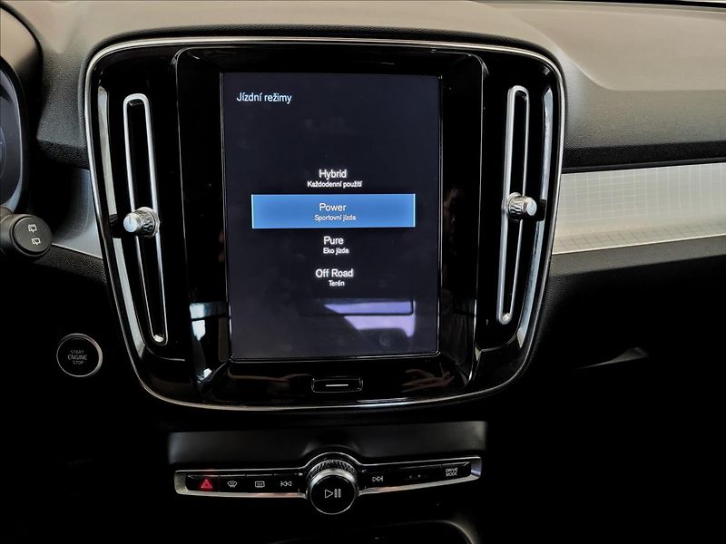 Volvo XC40 T5,PHEV,Inscription,led, - fotka 28 z 40