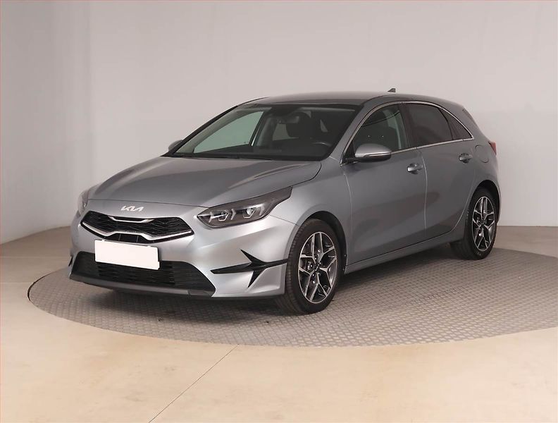 Kia Ceed (2022) 1.5 T-GDI, Serv.kniha, Navi - fotka 2 z 17
