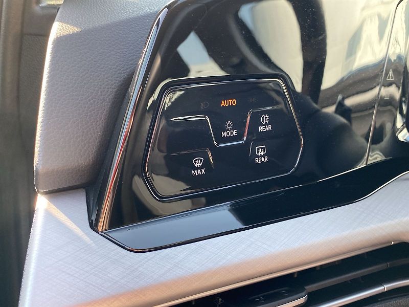 Volkswagen Golf (2023) 1.5 TSI Life GT - fotka 22 z 29