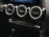 Mercedes-Benz GLA 200d 4MATIC Edition 140 Years - náhled 31